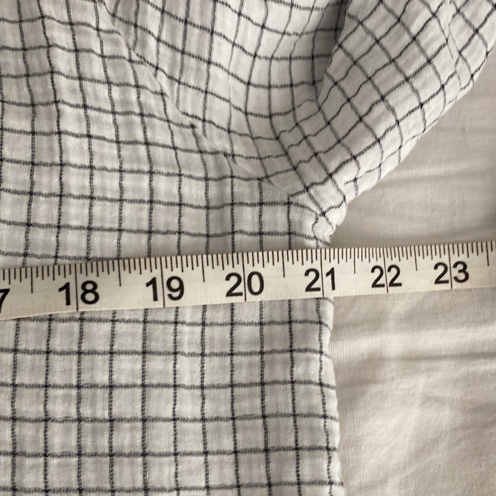 Elegant Grid Pattern Button Down Shirt - image 6